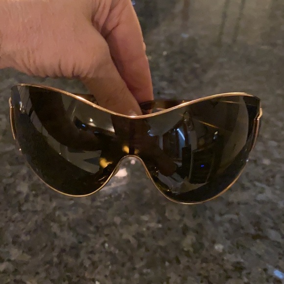 PRICE🔥DROP🔥CHANEL SUNGLASSES 100%AUTHENTIC - Picture 1 of 16